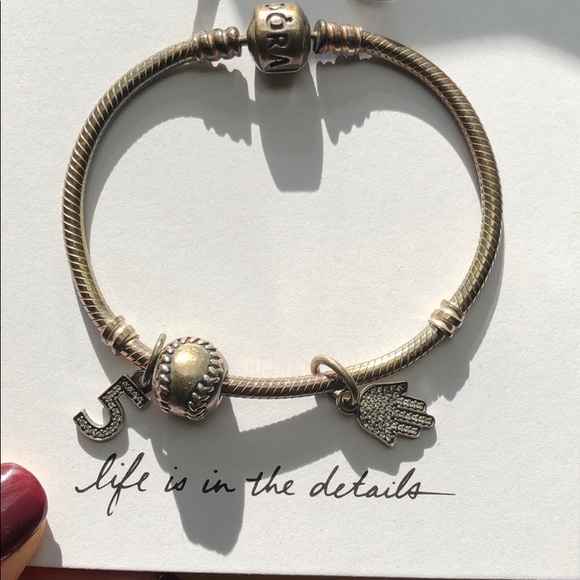 Pandora charm bracelet - Picture 1 of 1